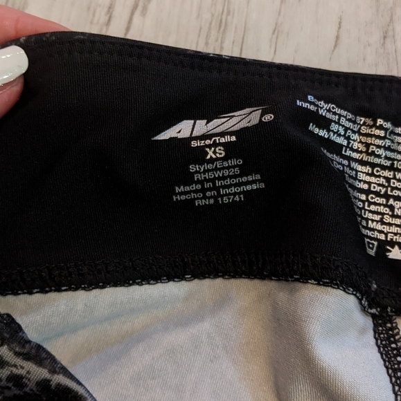 Like-New Set of Avia Marbled Gray Activewear Shorts and Leggings Size XS‎ and S - Picture 5 of 12